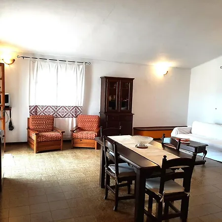 In With Large Terrace And Garden * 夸尔图-圣埃莱娜