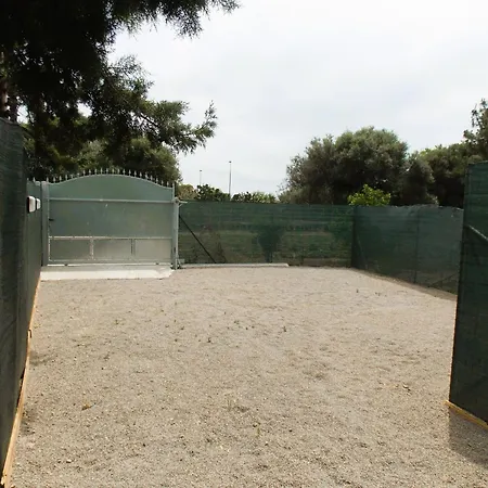 In With Large Terrace And Garden *